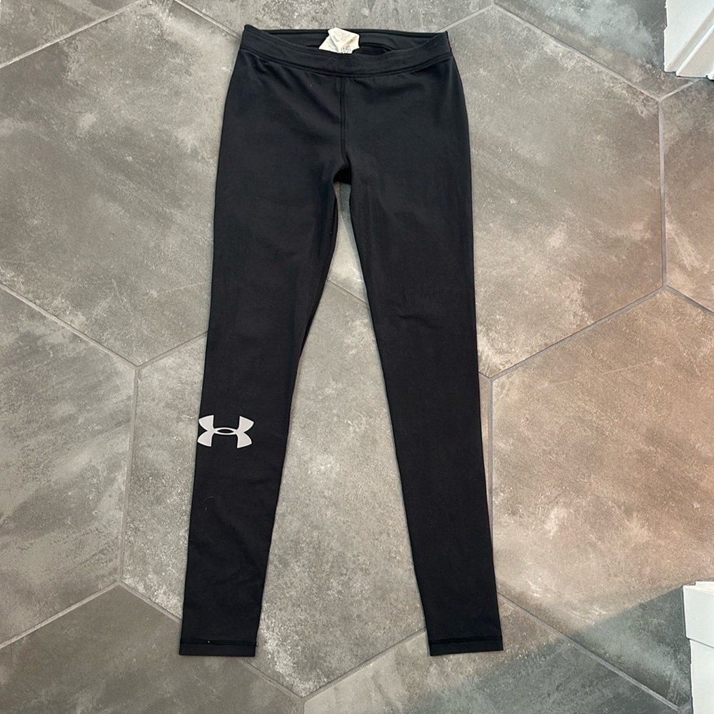 Under Armour black leggings